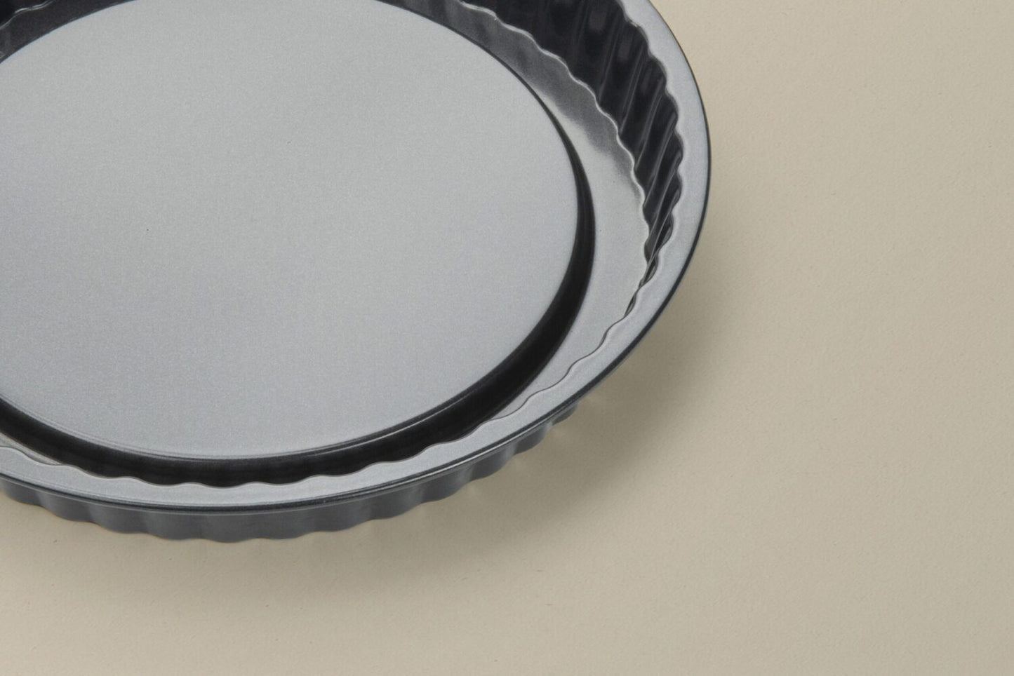 Moule à gâteau avec revêtement anti-adhésif - En acier carbone - Convient aux fours | 21,5 cm | Noir | TRENDYFLAIR