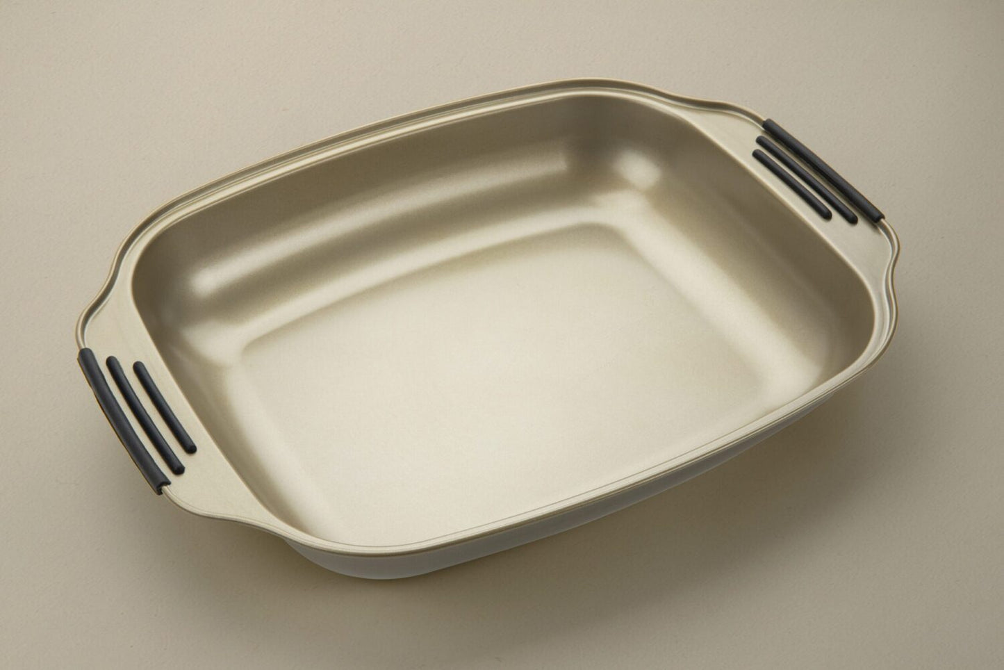 Plaque à pain avec revêtement anti-adhésif - En acier carbone - Convient aux fours | 35,5 x 30 cm | Noir | TRENDYFLAIR