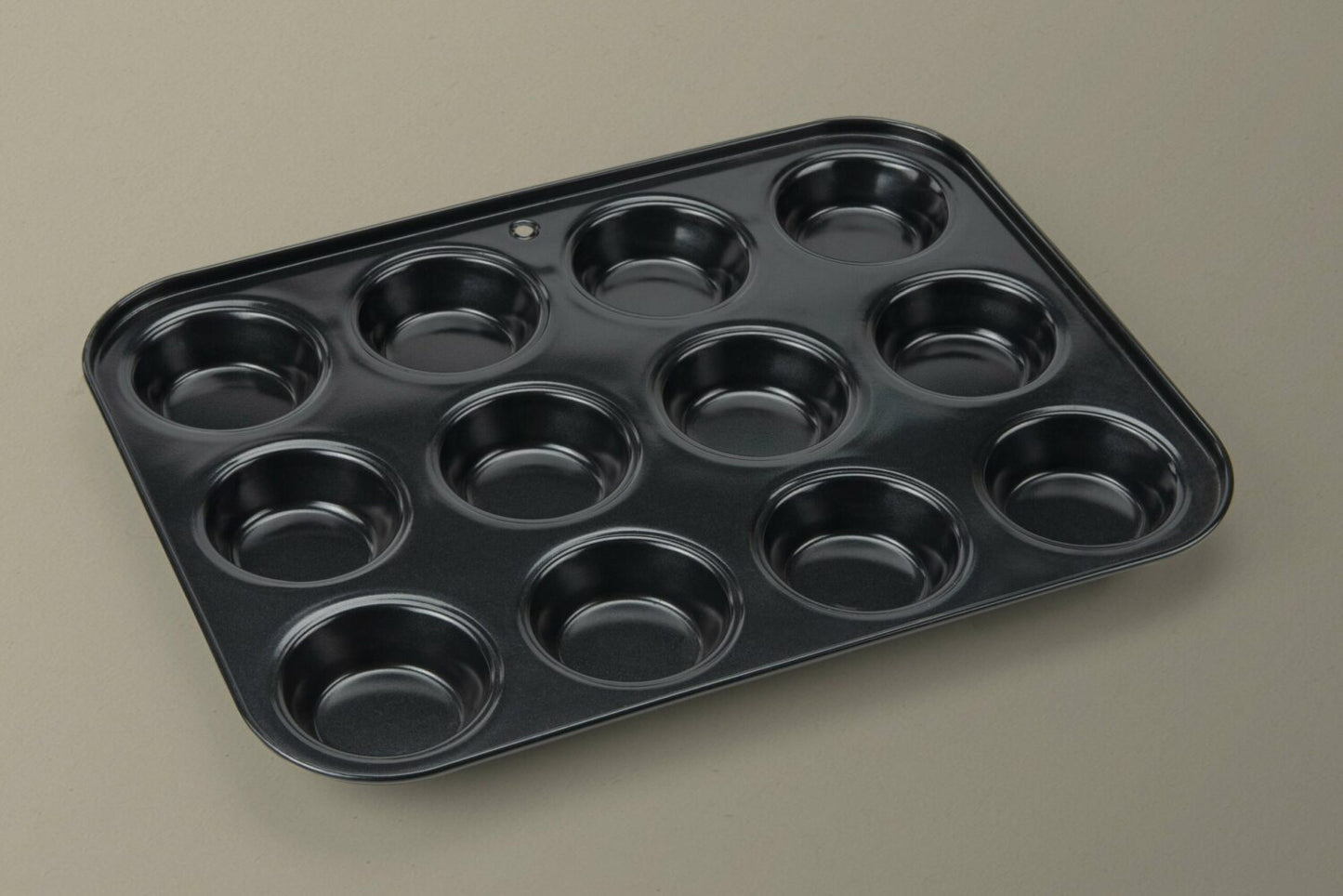 Moule à muffins avec revêtement anti-adhésif - En acier carbone - Convient aux fours | 32 x 24 cm | Noir | TRENDYFLAIR