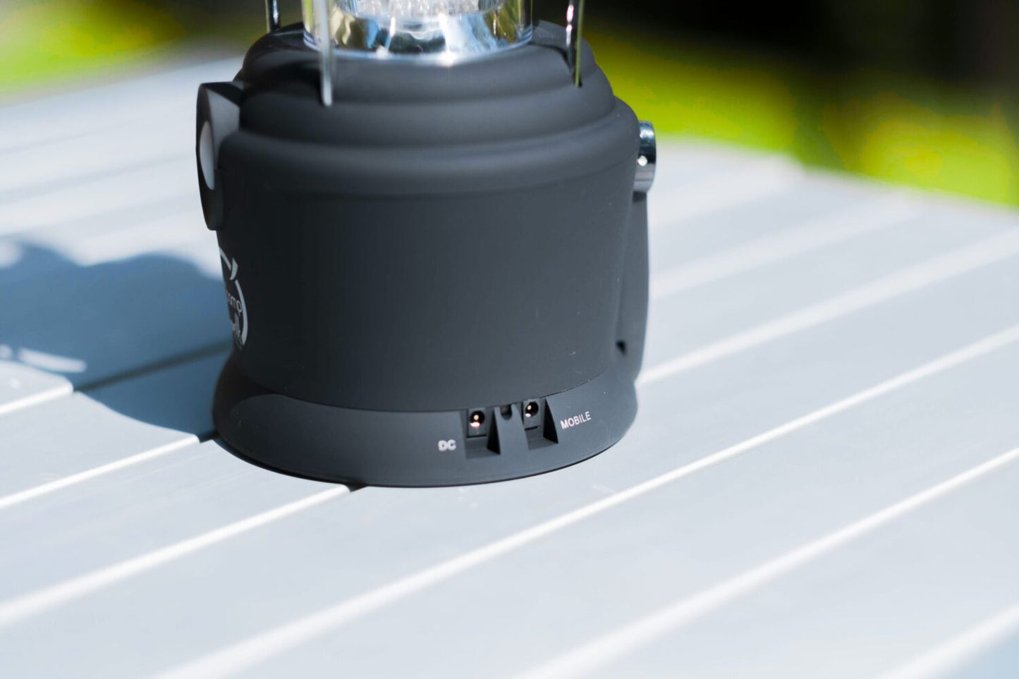 Lanterne de camping - Eclairage 12 LED - Poignée + boussole inclus | Compacte et pratique | Noir | TRENDYFLAIR
