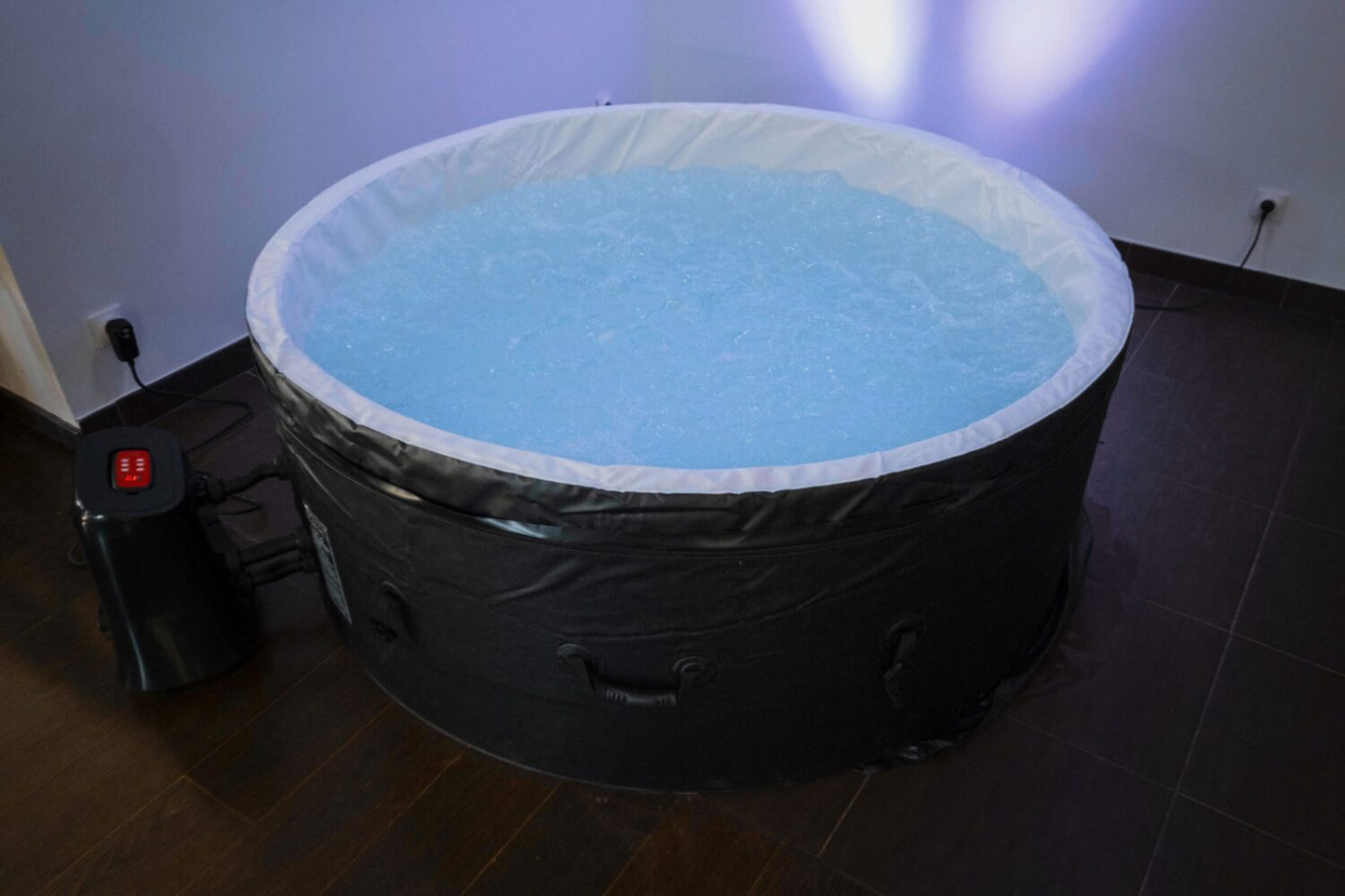 Spa Gonflable - 4 Places, Paroi Mousse, Diamètre 180 cm, Filtre et Bâche Inclus | TRENDYFLAIR