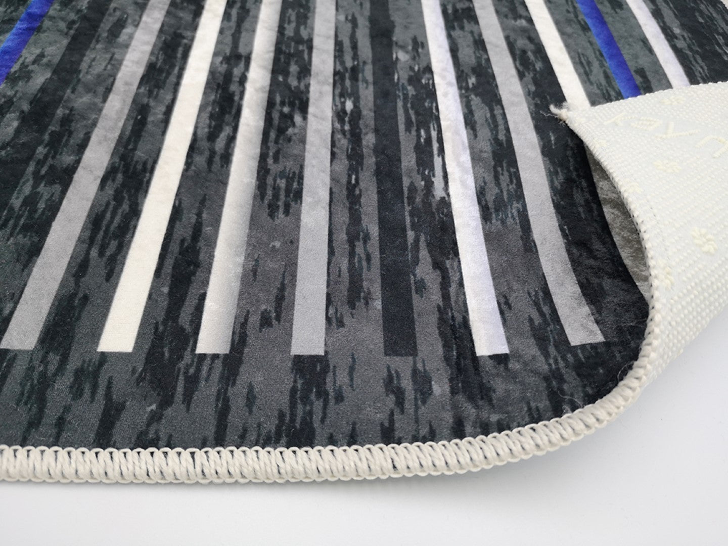 Tapis Rayures Noir Dimensions - 80x150 – Qualité supérieure pour Maison, Appartement, Bureau – Style élégant et durable – Confort optimal, facile à nettoyer – Idéal salon et chambre