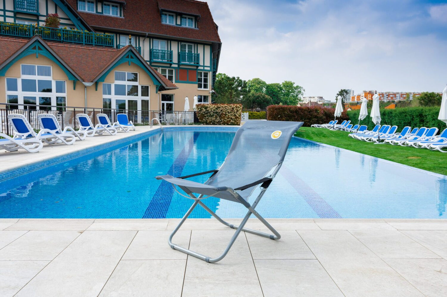 Fauteuil relax de jardin 3 positions pliable - Résistant aux intempéries et confortable | Compact et facile à ranger | Gris | TRENDYFLAIR