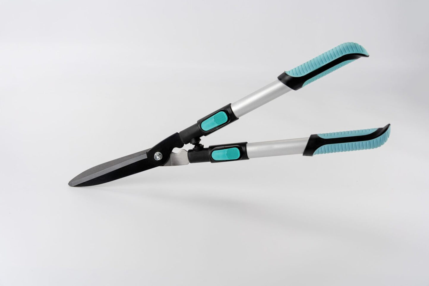 Cisaille à haie lame droite - Manche télescopique - Précision de coupe - Confort d'utilisation | 62-80 x 19-25 x 3 cm | Vert et noir | TRENDYFLAIR
